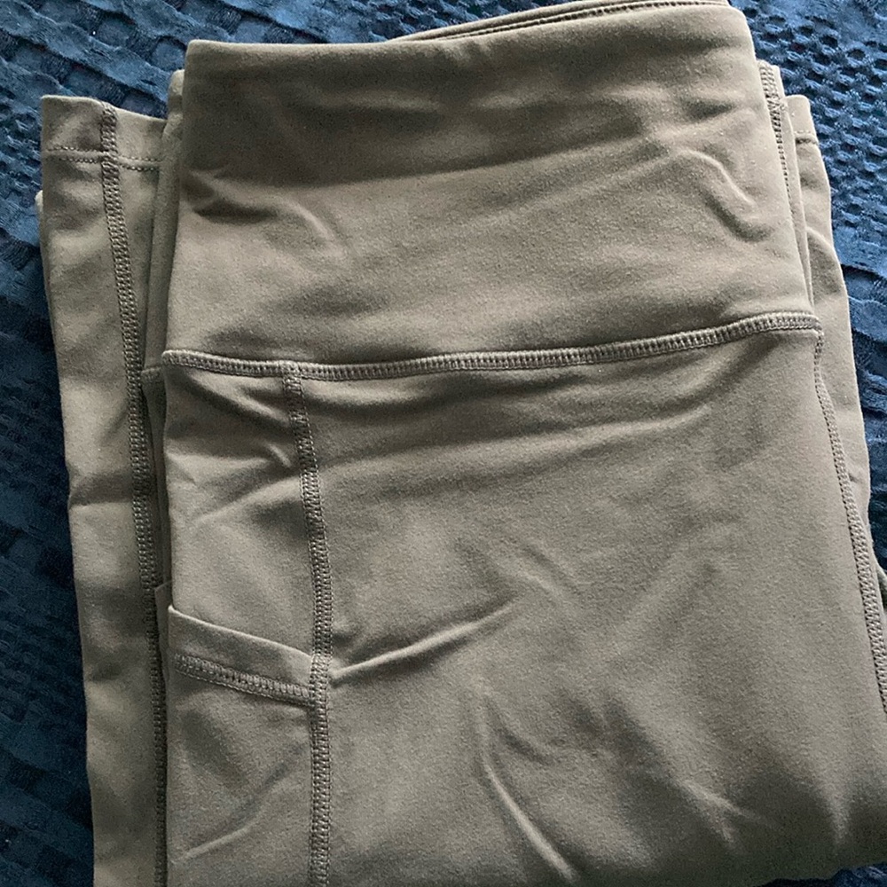 Women’s workout or everyday pants